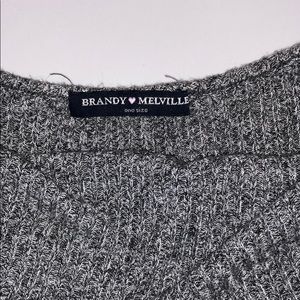 Brandy Melville Tops - Brandy Melville Crop Top Brandy Melville Tops - Brandy Melville Crop Top